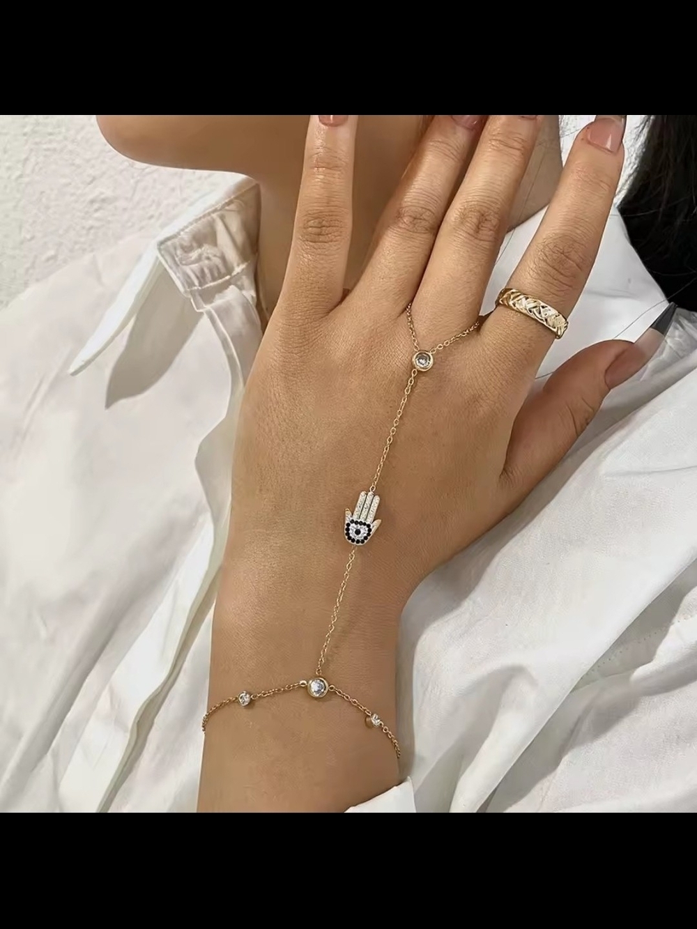 Fashion Jewelry Gold Hamsa Hand Handchain Bracelet with Crystals